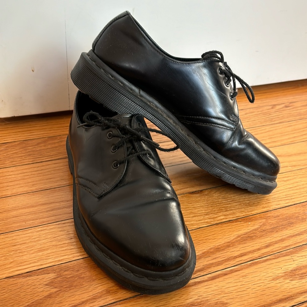 Dr. Martens Women’s Black Lace Up Loafers Size 8